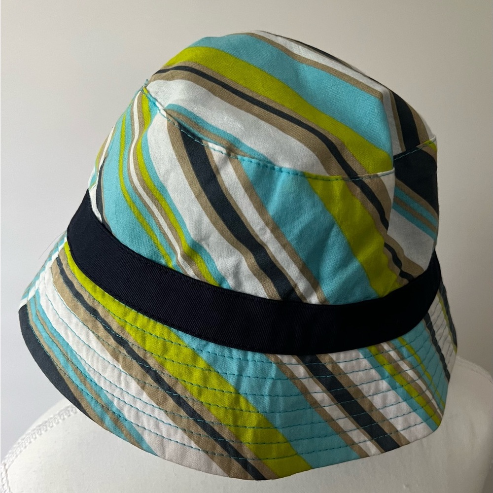2 Cute Reversible Bucket Hats
